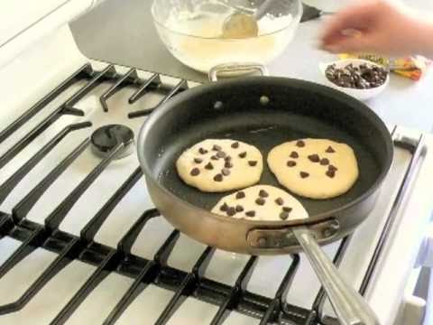 VIDEO : chocolate chip pancakes -  ...