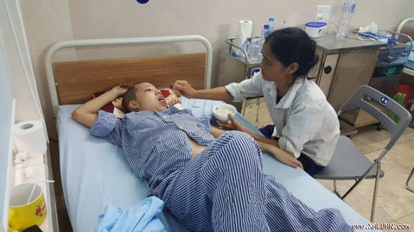 Chị Vũ Thị Hương Sen đang điều trị tại Bệnh viện Việt Tiệp