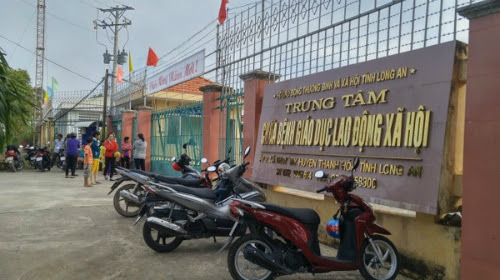 hai-cay-sua-150-ty-dong-mac-ao-giap-sat-4