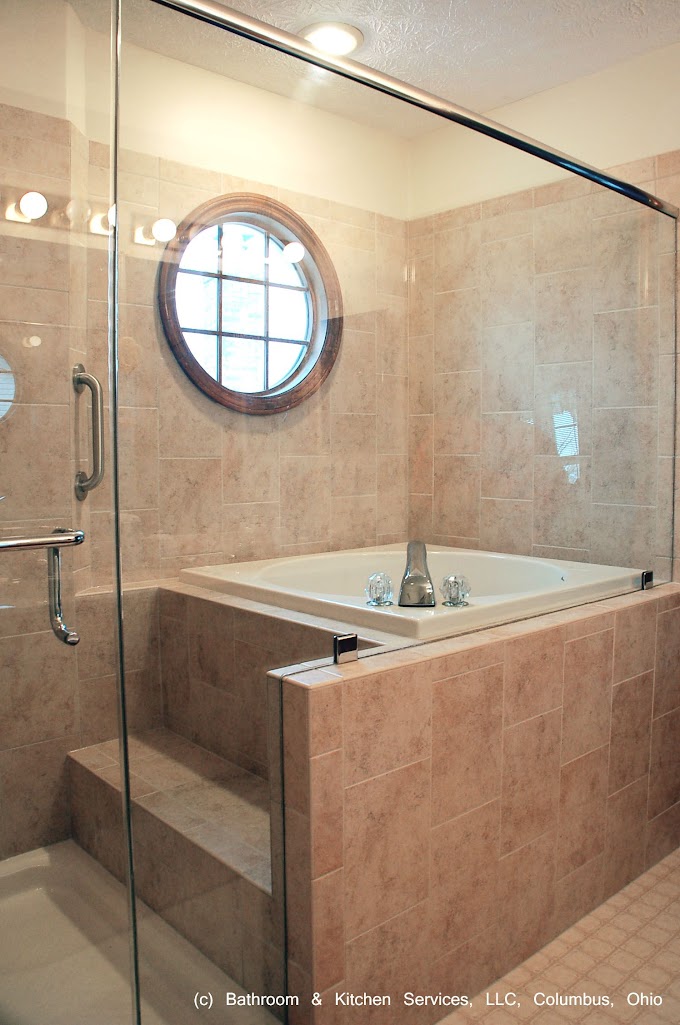 Japanese Style Deep Soaking Tubs : Deep Soaking Tubs | Japanese Soaking Bath Tubs | Extra ... - Japanese style soaking tubs are small and deep.