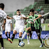 América-MG vence Santos em jogo polêmico e assume segunda posição na Série B