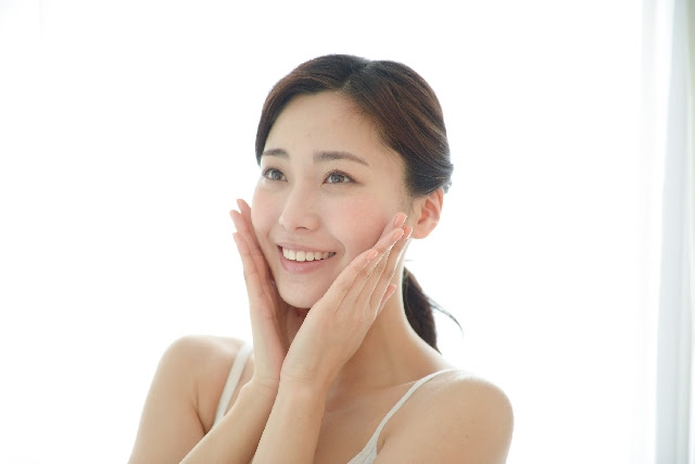 小顔ローラーの種類や効果的な使い方 注意すべき点などについて解説します 美容コラム 美容整形 全身脱毛なら銀座ファインケアクリニック