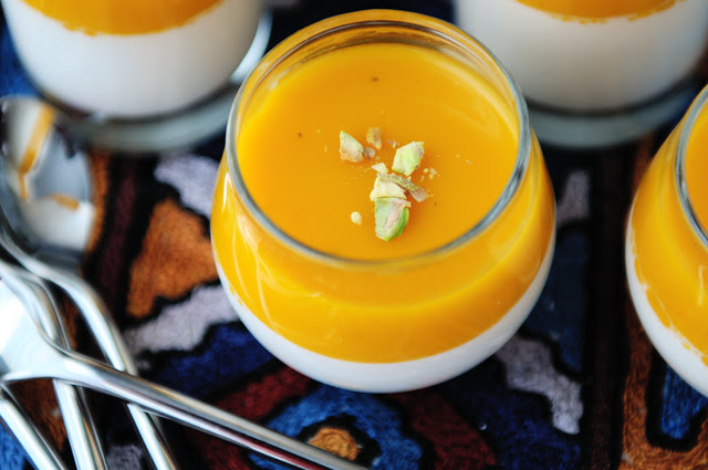 Mango panna cotta