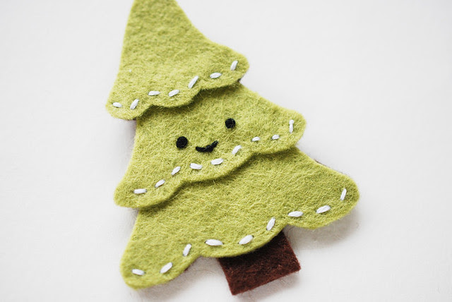 O Christmas Tree Felt Pin