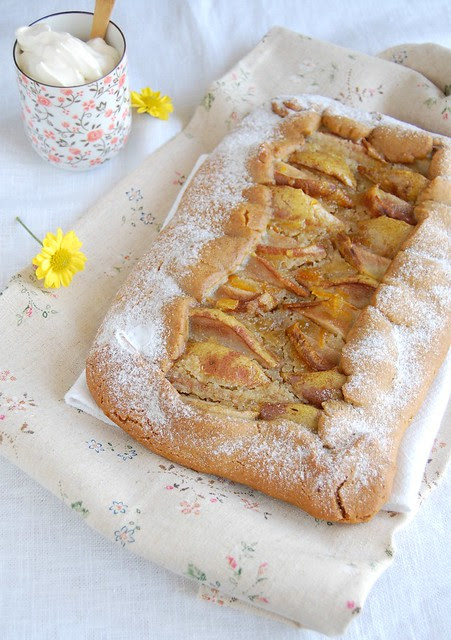 Gingerbread pear tart / Torta de pêra e gingerbread