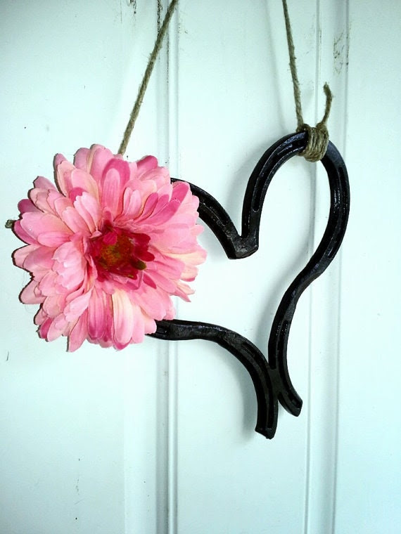 Horseshoes. Horseshoes Heart. Wreath. Western. Wedding Decor. Country Wedding. Horseshoe.