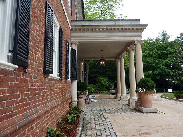P1080122-Atlanta-Symphony-Decorators-Show-House-Knollwood-the KiserHouse-by-Shutze-1929-porte-cochere-full