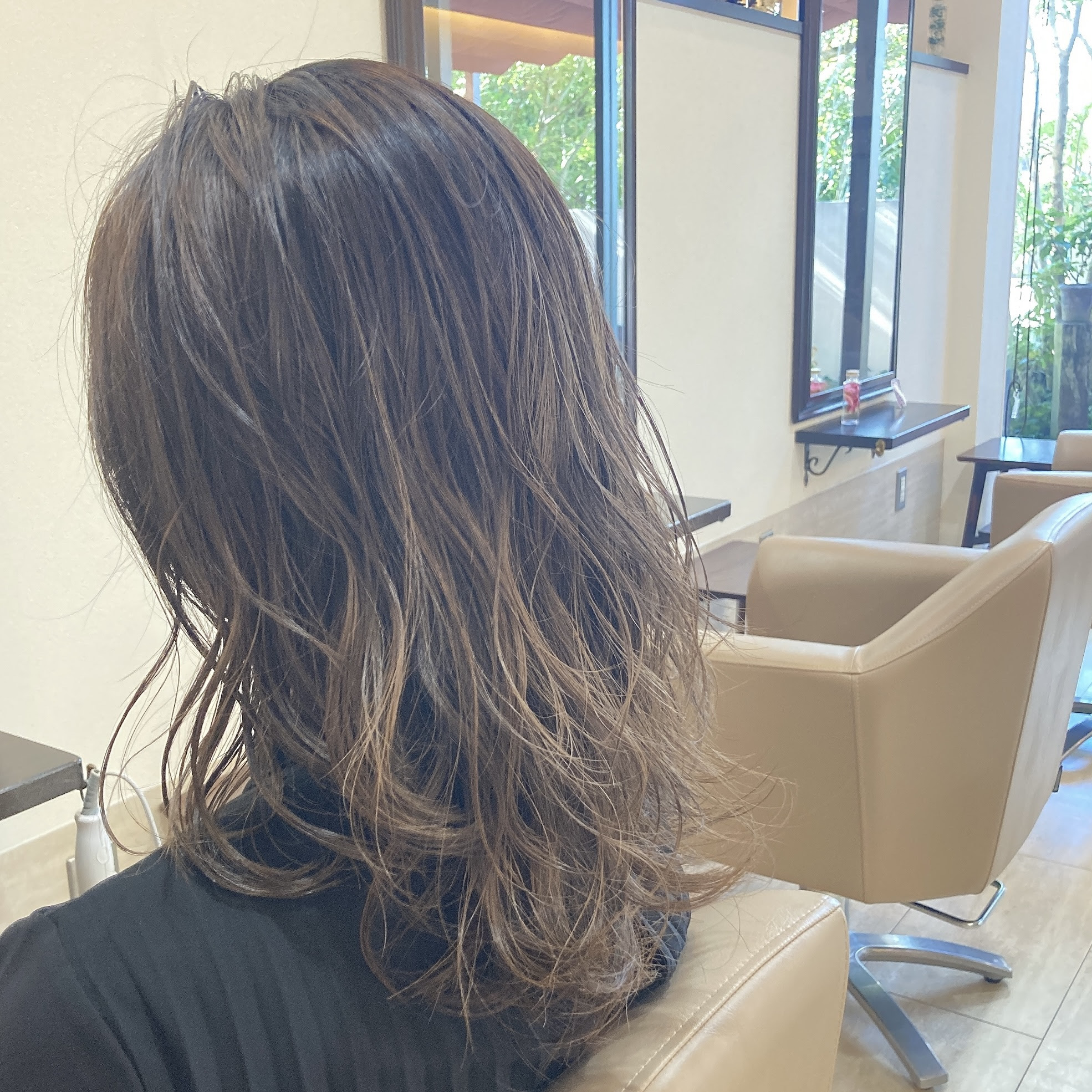 段カット レイヤー ショートヘアからミディアム ロングまで 小顔効果や顔周りの動きを出したいならレイヤーを入れましょう Gran Terrace グランテラス