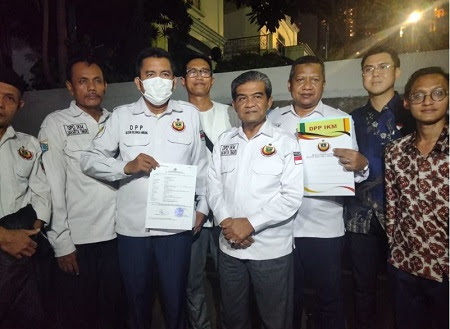 Ikatan Keluarga Minangkabau Resmi Laporkan Pemilik Restoran Rendang Babi ke Polda Metro Jaya - Fajar 