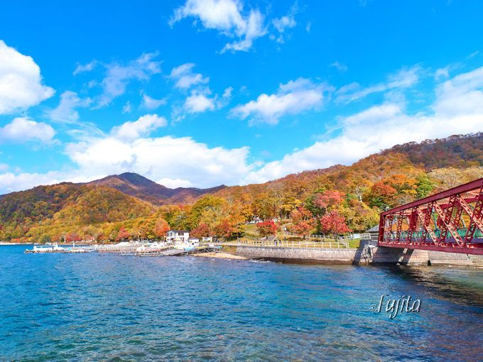 支笏湖温泉の紅葉５選 北海道 湖畔のおすすめ紅葉狩りスポット 北海道 Lineトラベルjp 旅行ガイド