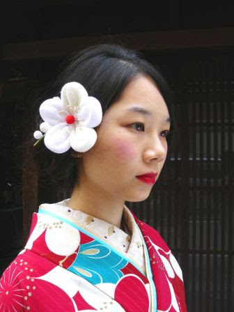 16年卒業式の髪型は決まった 袴に似合うヘアスタイルカタログ Kutie