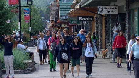 banff tourism 