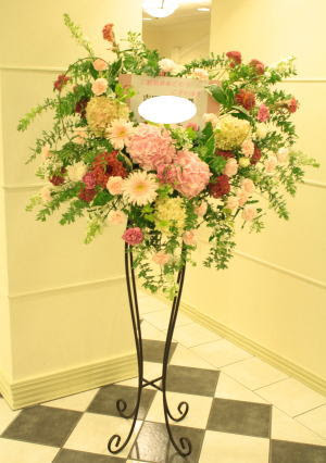 川崎の花屋 ウエディング お祝いスタンド花 横浜市港北区日吉 楽屋花 開店花 楽屋花 中原区武蔵小杉 新横浜 都内 横浜 川崎 配達