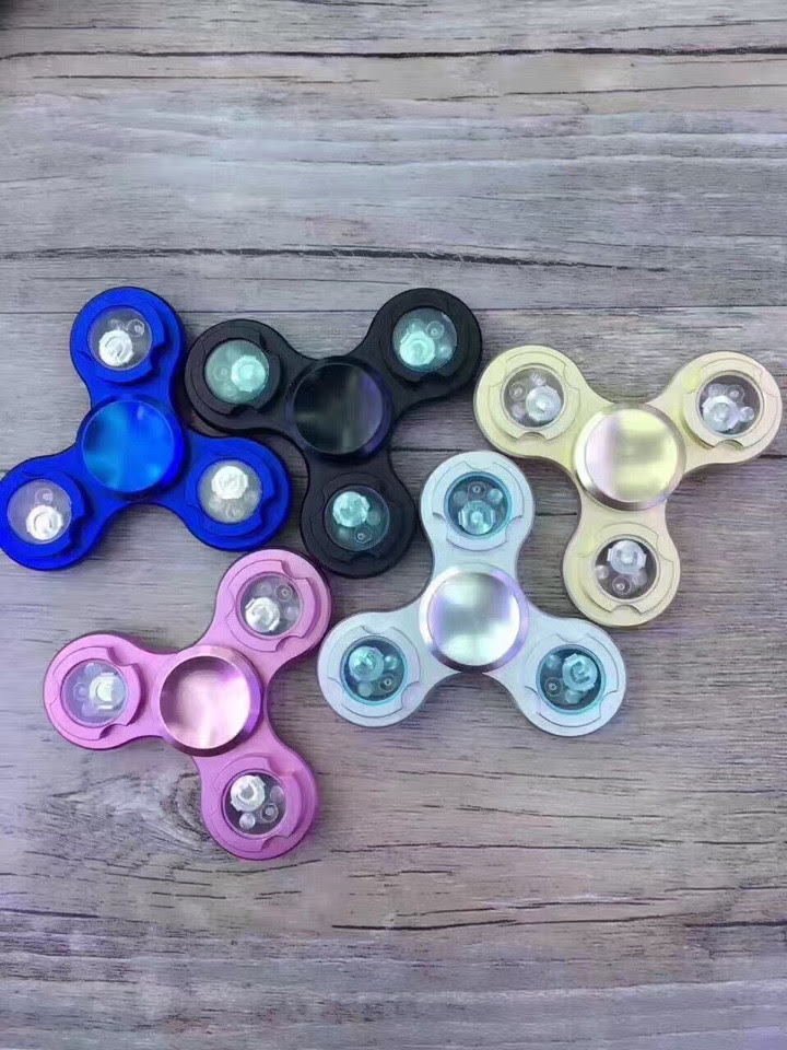tac-dung-cua-con-quay-hand-spinner