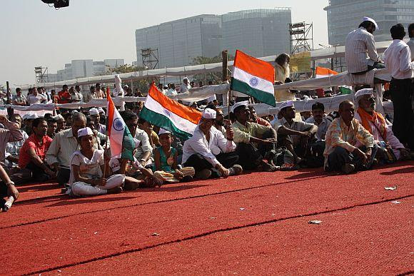 Indian News, news columns, interviews, news specials, newshound ...