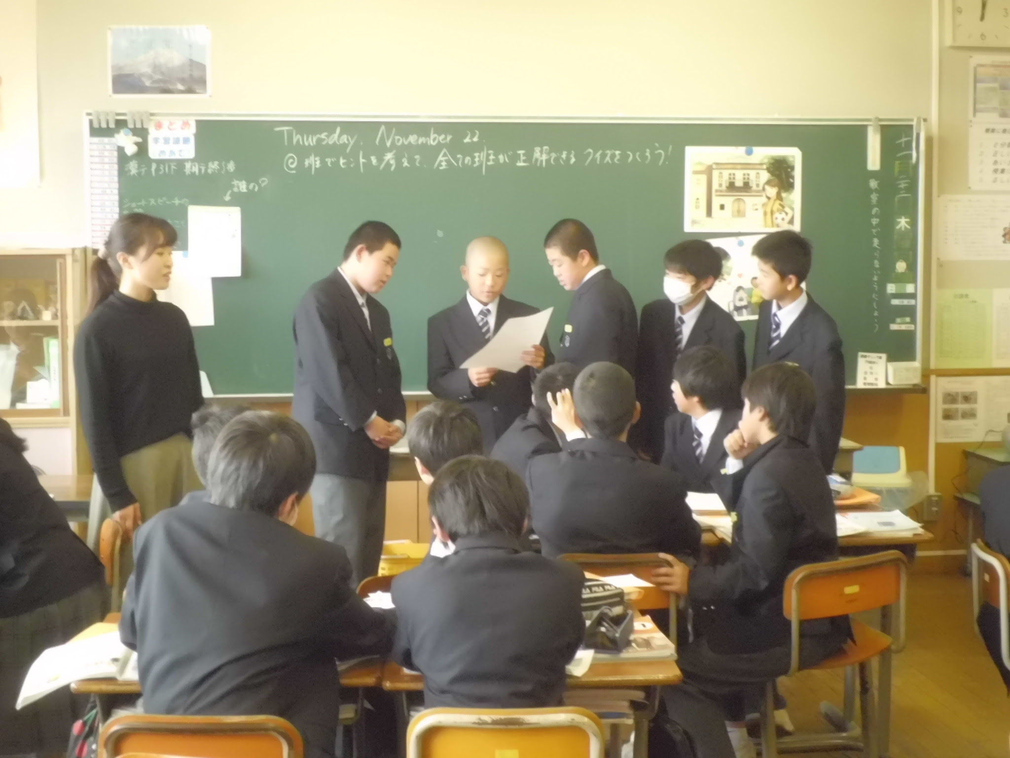 1年3組英語の授業 人当てクイズ 坂下中のブログ