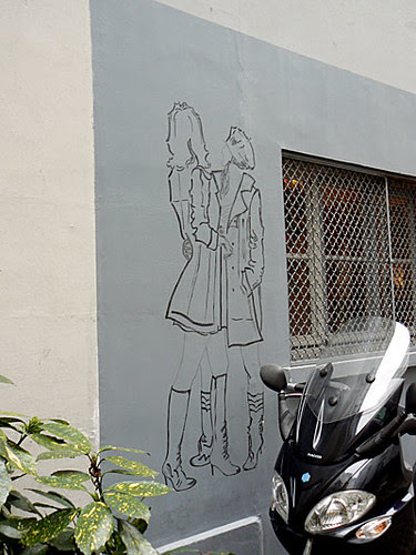 deux filles passage de la boule blanche.jpg