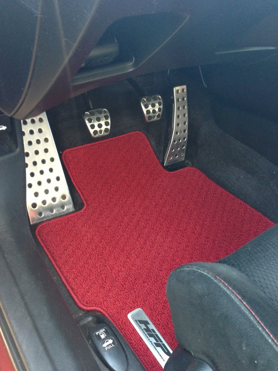 I got some red HFP floor mats : Honda