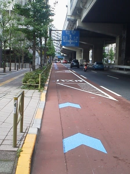 国道２４６号の自転車ナビラインが三軒茶屋まで延伸 - サイクリング世田谷