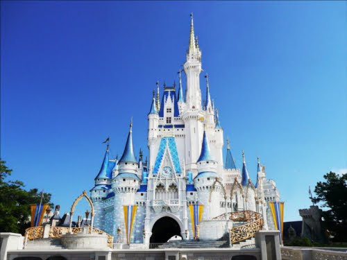 ディズニーシーでシンデレラ城とスカイツリーの夢の共演が見られる ディズニー裏話 雑学 トリビアが2 000話以上 ディズニーブログ じゃみログ