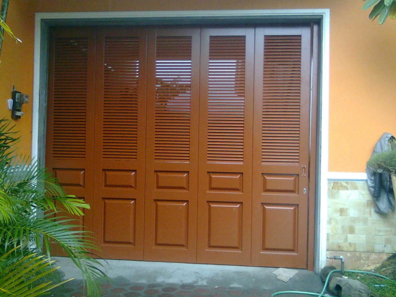 Harga Pintu Garasi Besi Terbaru Pintu Lipat Harga Pintu Garasi Besi Terbaru Pintu Lipat