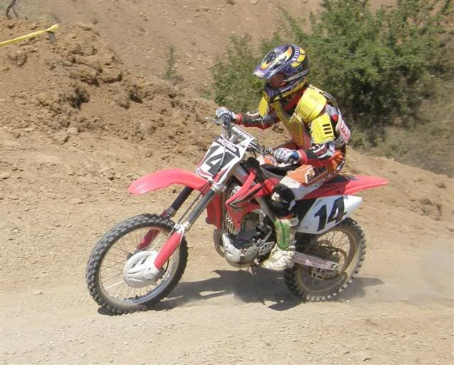 http://i493.photobucket.com/albums/rr299/volan-sk/9ZabelMotoKros-58Small.jpg?t=1251826890