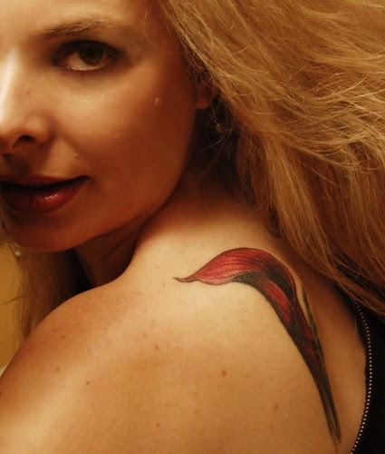 mila kunis back tattoo in black swan. Marshall and Black Swan. Mila