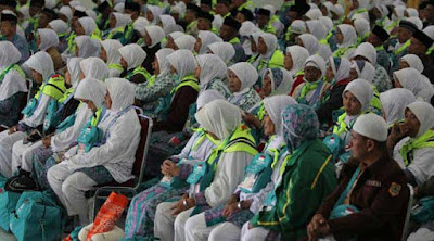 Ambon, Malukupost.com - Pimpinan Bank Muamalat Cabang Ambon Bambang Haryonugroho mengatakan, selama kehadiran Bank Muamalat Cabang Kota Ambon sejak tahun 2006 sudah sekitar 60 persen pendaftaran porsi di Kementerian Agama Kota Ambon. "Jadi sejak tahun 2006 Bank Muamalat di Kota Ambon sudah membuka layanan pendaftaran porsi haji," katanya di Ambon, Rabu (15/11).