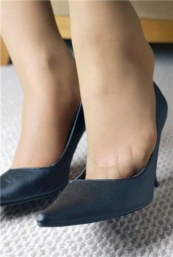 ヒール の ある 靴 痛い