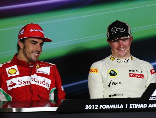 Fernando Alonso e Kimi Raikkonen em coletiva de imprensa durante a temporada da Fórmula 1 2013 (Foto: Getty Images)
