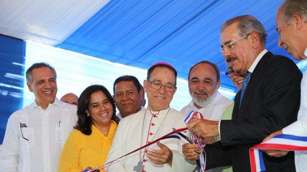 Presidente inaugura hospital en Higüey cuyo costo fue RD$1,305 millones
