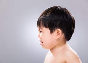 赤ちゃんの耳掃除はこうやってやる 現役ママのおすすめ方法 ベビとも 現役ママがつくる子育て情報キュレーションサイト