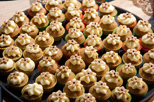 Caffe latte muffins with cream cheese frosting / Kohvimuffinid toorjuustuglasuuriga