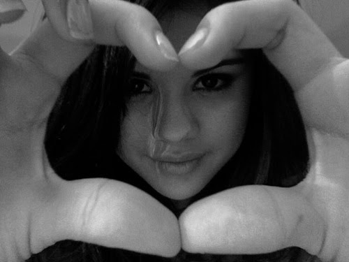 selena gomez and justin bieber selena gomez and justin bieber dating and kissing. selena gomez and justin bieber