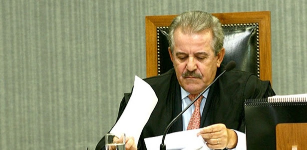 Robson Marinho, conselheiro do TCE de São Paulo, é investigado por suspeita de ter recebido propina 