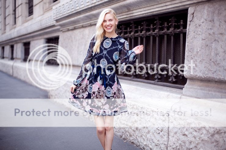  photo cocorosa-redValentino-printeddress-1_zps70f2fa6c.jpg