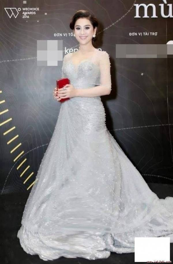 Lần đầu gặp mặt sau scandal ồn ào của 2 người đẹp