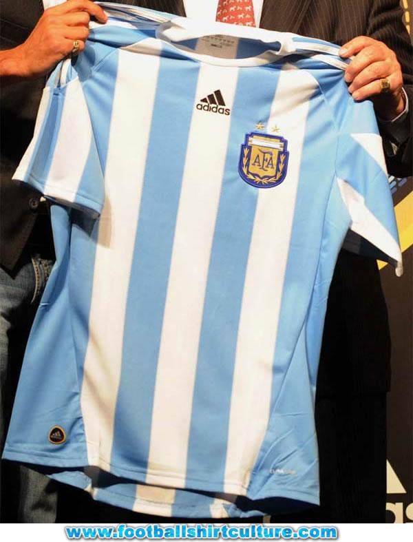 アルゼンチン代表 10 12年adidas新ユニフォーム ホームモデル 発表 Football Shirts Voltage Com サッカー各国 代表 クラブユニフォーム
