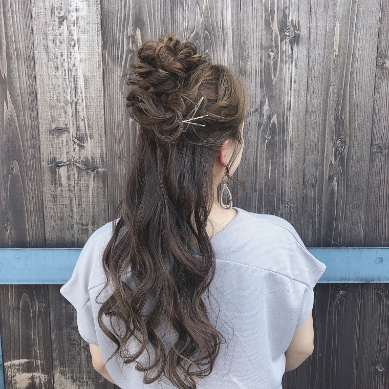 ハーフアップ お団子ヘア 高松市の美容室luz Hair Make ルース ヘア メイク