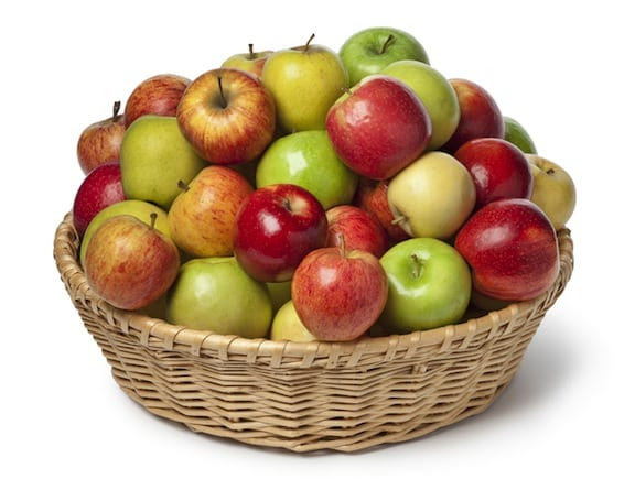 http://www.vegkitchen.com/wp-content/uploads/2013/04/Apples-in-a-basket.jpg