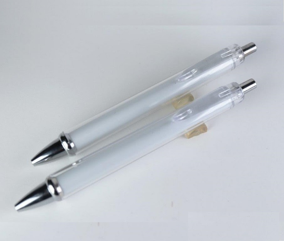 お急ぎ 名入れボールペン 名入れボールペン オリジナルグッズ 国産革製品の企画 製造 販売