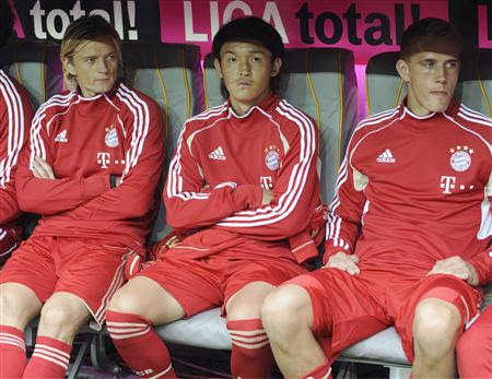 サッカー宇佐美 大津は出番なし 日本人対決は実現せず ボルシアｍｇ戦でベンチ入りしたバイエルン ミュンヘンの宇佐美 中央 ミュンヘン 共同 四国新聞社