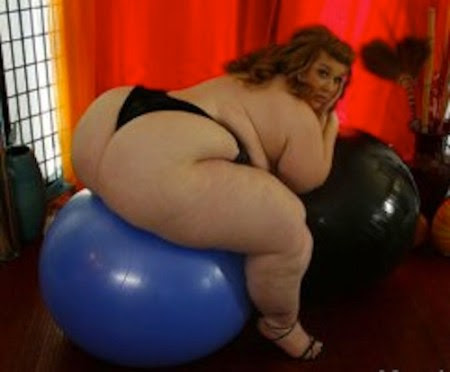 http://paulboylan.files.wordpress.com/2009/04/ssbbw-butt-red1.jpg?w=450&h=372