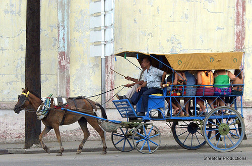 Taxi Service in Havana por mandalaybus.