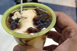 Eating in Manila - Bean Curd and tapioca