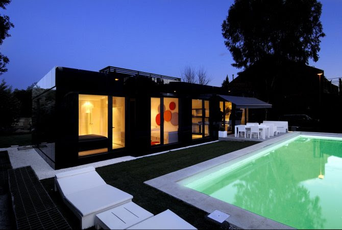 Modular Glossy Black Houses by A-Cero | DigsDigs