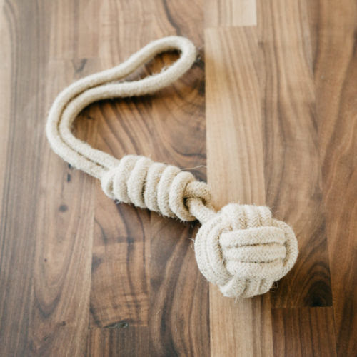 FlossyTossy™ – Natural Hemp Rope Tug Toy That Flosses Dogs’ Teeth Through Play