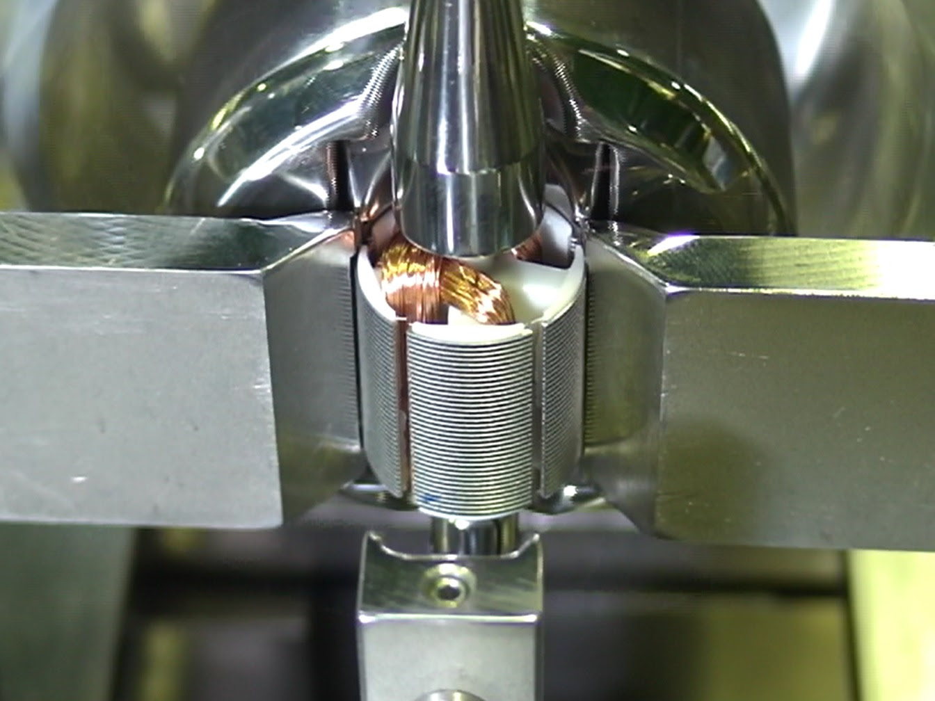 株式会社ベステック コイル巻線機のリーディングカンパニー