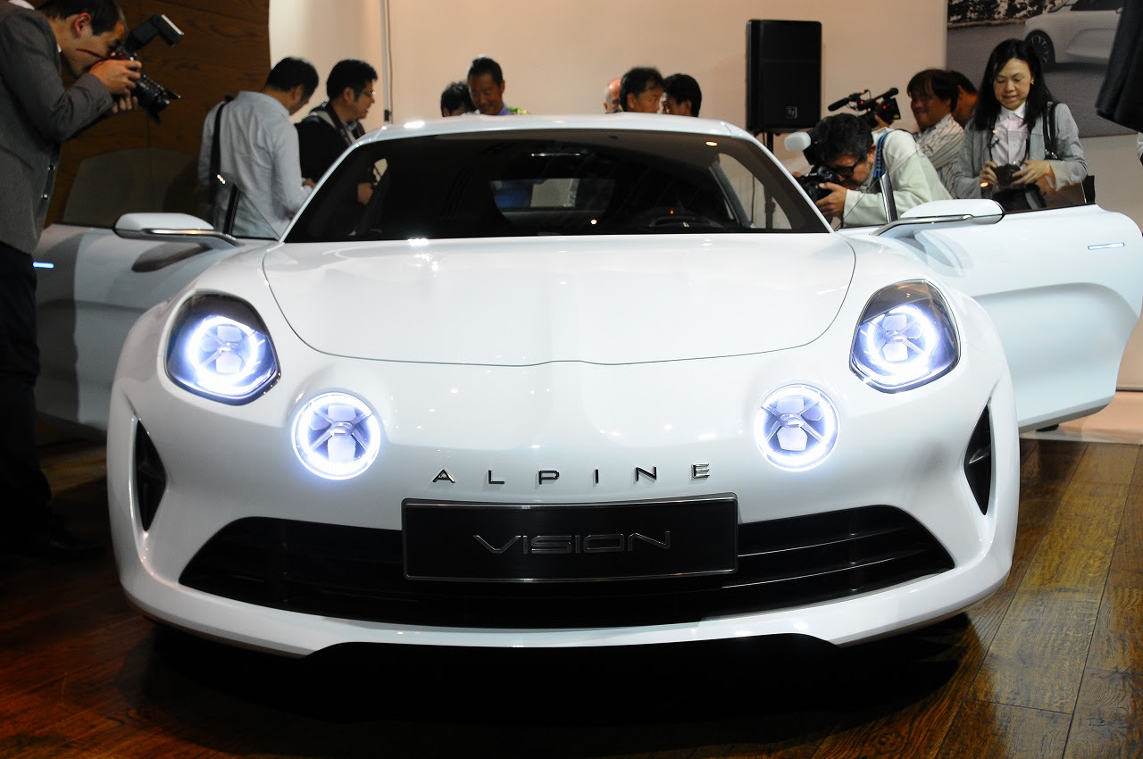 アルピーヌ復活 新型スポーツカーのコンセプトモデルを国内初公開 カーアンドレジャーニュース