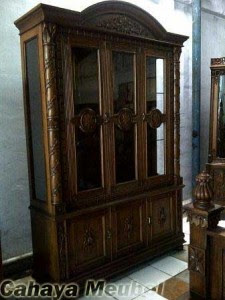 Lemari Hias 3 Pintu Kaca Ukir Jepara Lemari Hias Ukir Lemari Hias 3 Pintu Kaca Ukir Jepara Lemari Hias Ukir